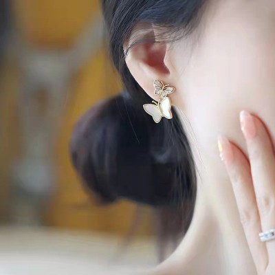 韩版时尚蝴蝶锆石耳环女网红个性气质耳钉冷淡风百搭设计耳饰批发图4