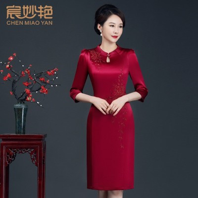 婚宴妈妈装礼服夏季新款气质短袖醋酸缎连衣裙中老年女装改良旗袍图3