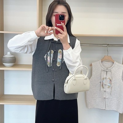 新中式时尚百搭女装针织背心马甲女2024新款春秋装毛衣坎肩开衫上图3