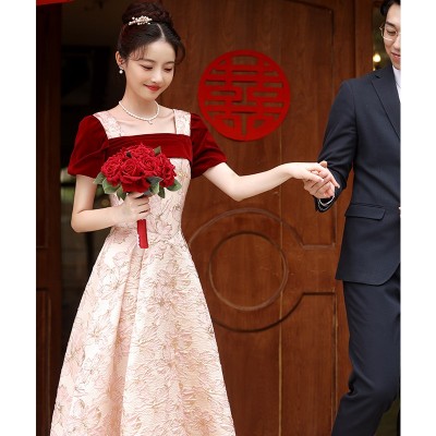红色敬酒服新娘高级感方领订婚礼服连衣裙新款丝绒回门服法式图4