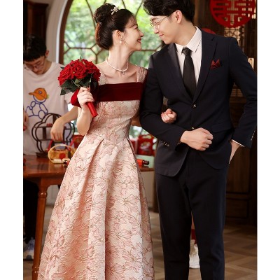 红色敬酒服新娘高级感方领订婚礼服连衣裙新款丝绒回门服法式图1