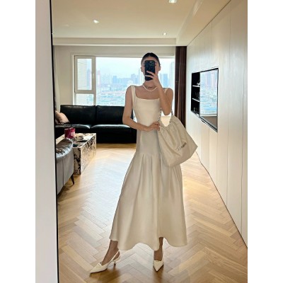 夏季白色缎面吊带连衣裙时尚感气质派对修身夏季露背长裙子女图4