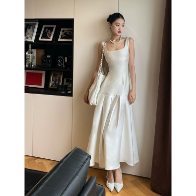 夏季白色缎面吊带连衣裙时尚感气质派对修身夏季露背长裙子女图3