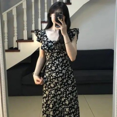 茶歇法式赫本风黑色碎花连衣裙子女夏季新款气质收腰长裙高级