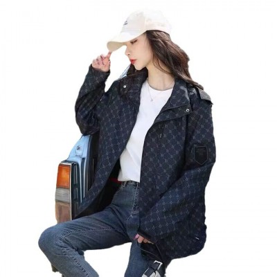 新款冲锋衣男女防风防水风衣秋冬款情侣装百搭软壳户外套连帽夹克图5